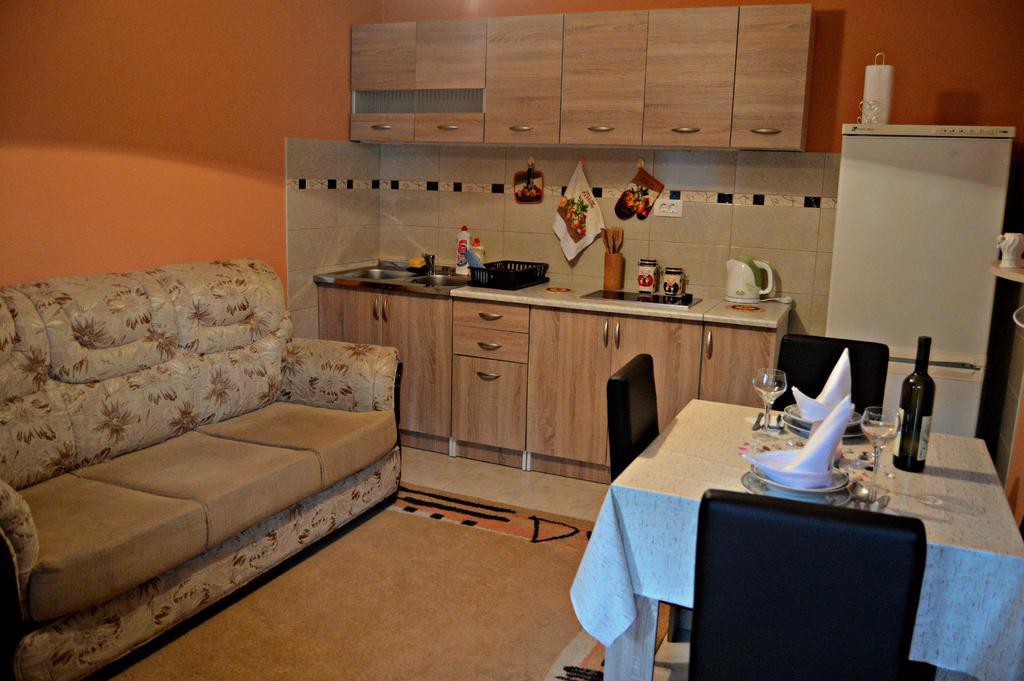Apartments Bucin Kotor Bagian luar foto